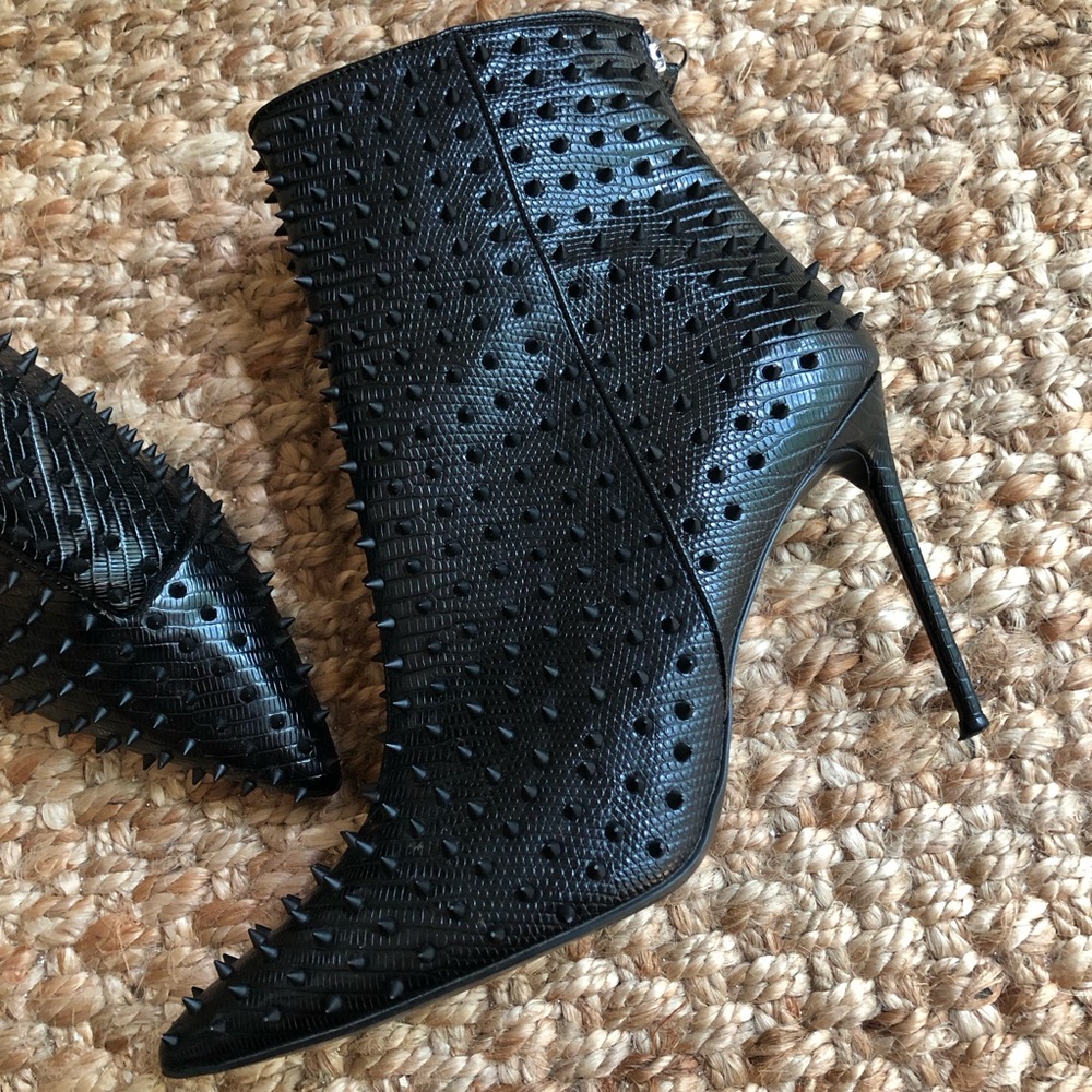 Steve Madden Via Studded Stiletto Boot. Size 10